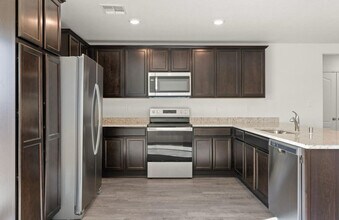 2501 Desi Loop in Belen, NM - Building Photo - Building Photo