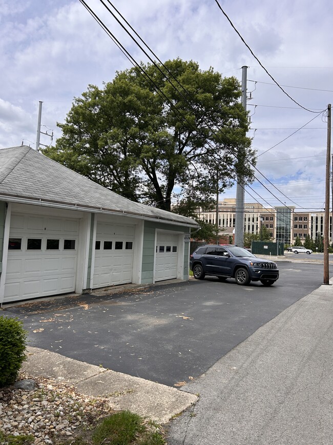 214 E Lima St, Unit D in Findlay, OH - Foto de edificio - Building Photo