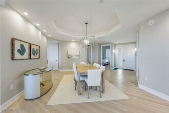 4801 Island Pond Ct in Bonita Springs, FL - Foto de edificio - Building Photo