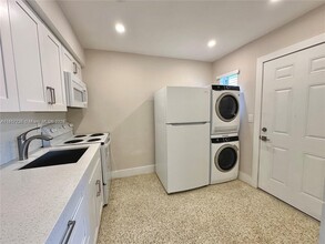 174 E 5th St in Hialeah, FL - Building Photo - Building Photo