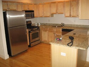 108 2nd St, Unit 12T in Cambridge, MA - Foto de edificio - Building Photo