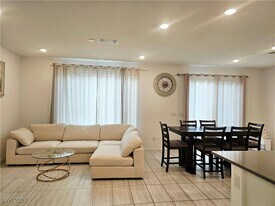 8033 Adelaide Hls St in Las Vegas, NV - Building Photo