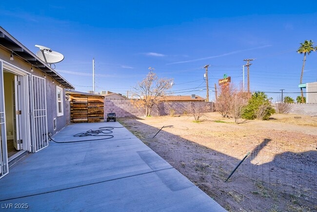 property at 1037 Yucca Ave