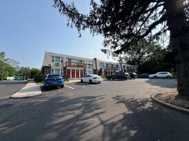 Jefferson Woods Apartments in Port Jefferson, NY - Building Photo