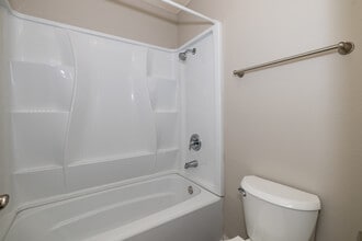 Heatherwood Apartments in Sacramento, CA - Foto de edificio - Interior Photo