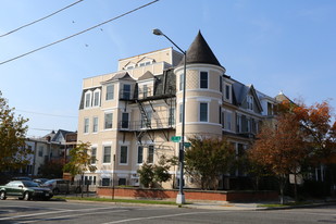 700 Quincy St NW in Washington, DC - Foto de edificio - Building Photo