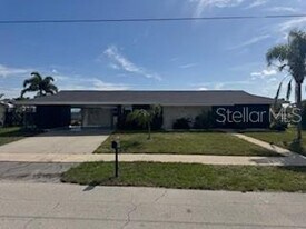 181 Beeney Rd SE in Port Charlotte, FL - Building Photo