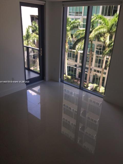 31 SE 6th St, Unit 604 in Miami, FL - Building Photo