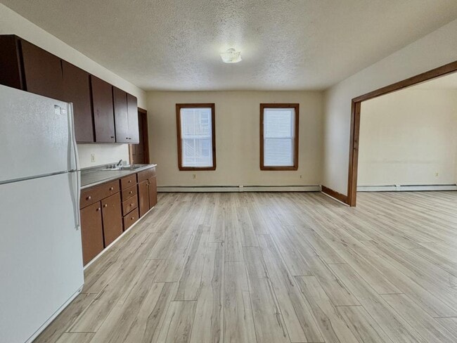 214 Blake St in Lewiston, ME - Building Photo - Building Photo