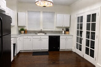 247 N Main St, Unit 1 in Wilkes-Barre, PA - Foto de edificio - Building Photo