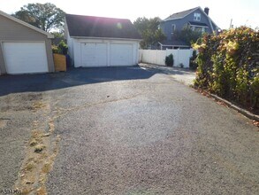 78 Newark Ave in Bloomfield, NJ - Building Photo - Building Photo