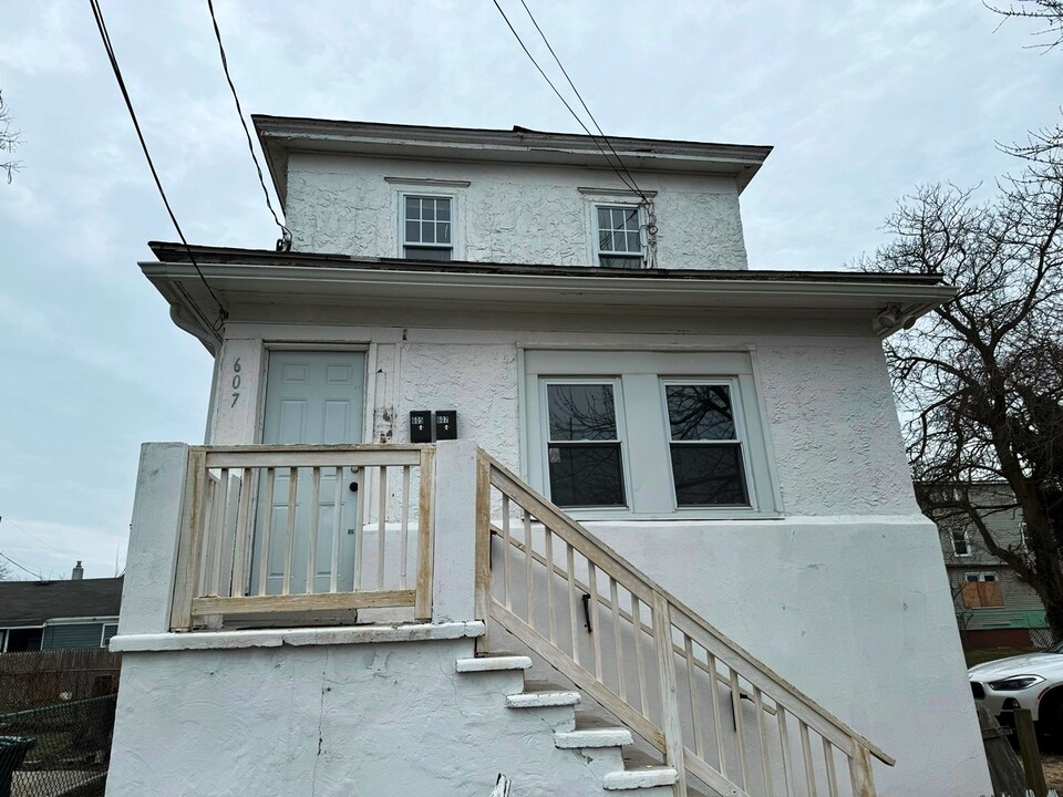 607 N Arkansas Ave in Atlantic City, NJ - Building Photo