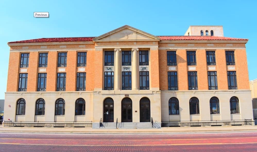 The Courthouse Lofts in Lubbock, TX - Building Photo