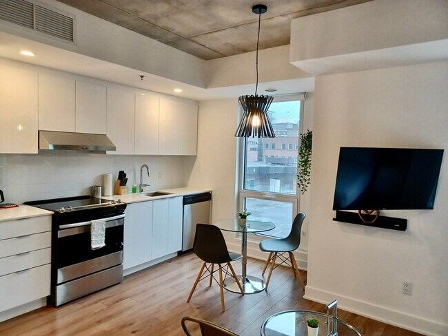 1659 Rue Saint-Christophe in Montréal, QC - Building Photo - Building Photo