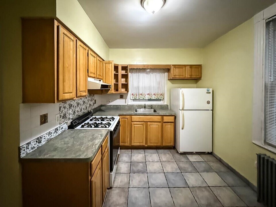 47 Columbia Ave in Jersey City, NJ - Building Photo