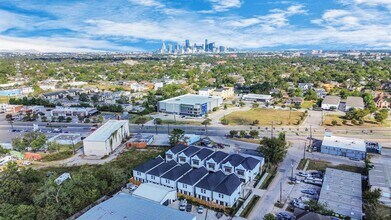 5906 St Augustine St in Houston, TX - Building Photo - Building Photo