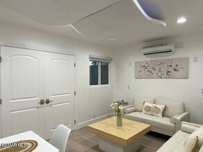 535 S Danville Ave in Thousand Oaks, CA - Building Photo - Building Photo