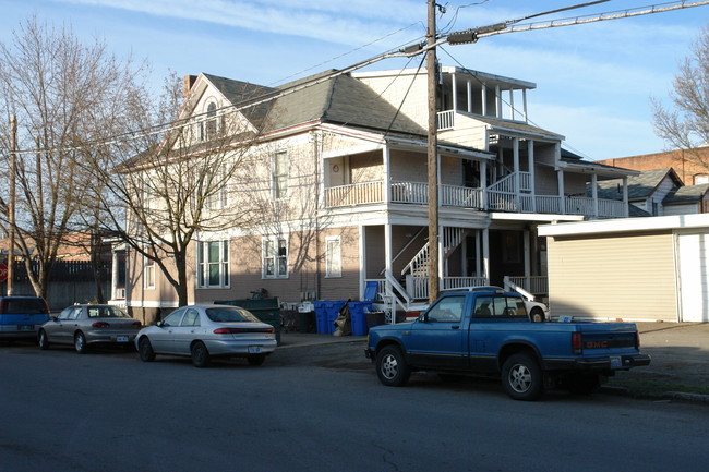 1302 W Boone Ave in Spokane, WA - Foto de edificio - Building Photo