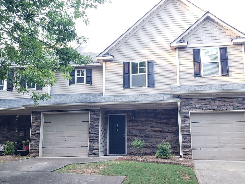 105 Cypress Ct in Canton, GA - Building Photo
