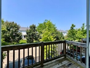 1464 Lake Ridge Ct in Mundelein, IL - Building Photo - Building Photo