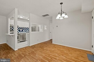12654 Dara Dr in Woodbridge, VA - Building Photo - Building Photo