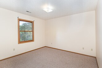 6265-6215 Normandy Dr in Saginaw, MI - Building Photo - Building Photo