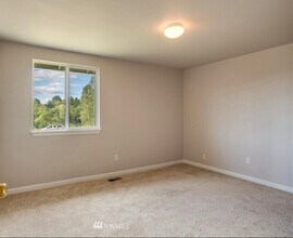 5514 NE 3rd Ln in Renton, WA - Foto de edificio - Building Photo