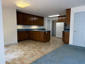 240 Shaw Ct in Versailles, KY - Building Photo - Building Photo
