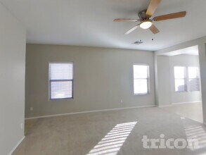 883 E Dust Devil Cir in Queen Creek, AZ - Foto de edificio - Building Photo