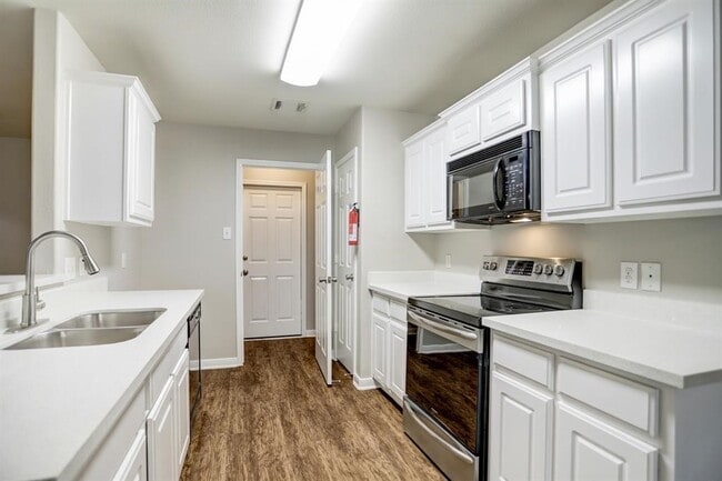 4210 Medina River Loop in Spring, TX - Building Photo - Building Photo