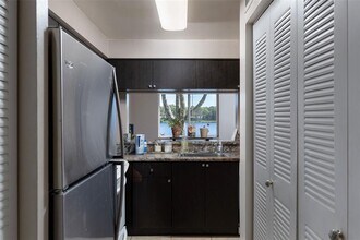 706 NW 92nd Ave in Plantation, FL - Building Photo - Building Photo