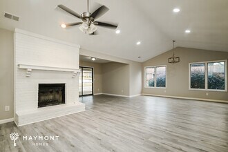 5566 Circlestone Ln in Stone Mountain, GA - Foto de edificio - Building Photo