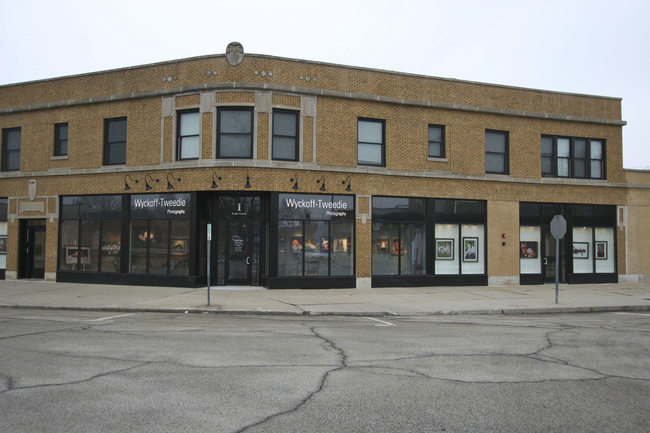 Station Stop in La Grange, IL - Building Photo - Building Photo