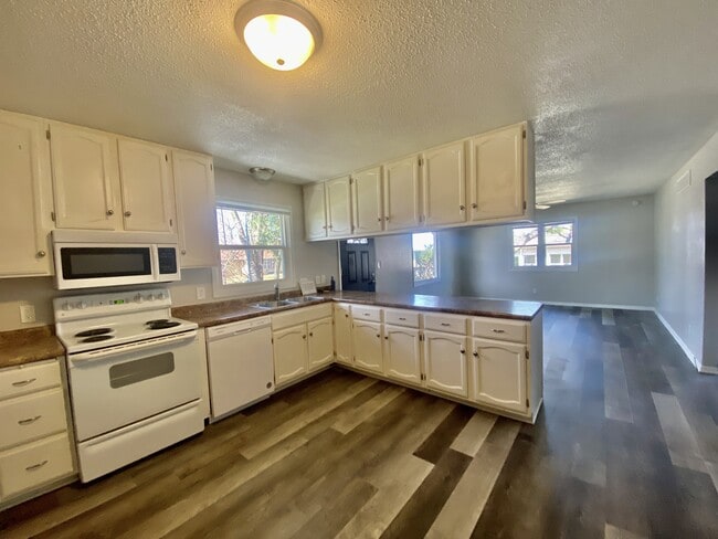 209 S 1st St in Polk City, IA - Building Photo - Building Photo