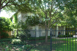 4224-4230 Cole Ave in Dallas, TX - Building Photo - Building Photo