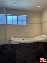 5412 Hazeltine Ave in Los Angeles, CA - Building Photo - Building Photo