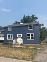 482 Ridge St in Lewiston, NY - Building Photo