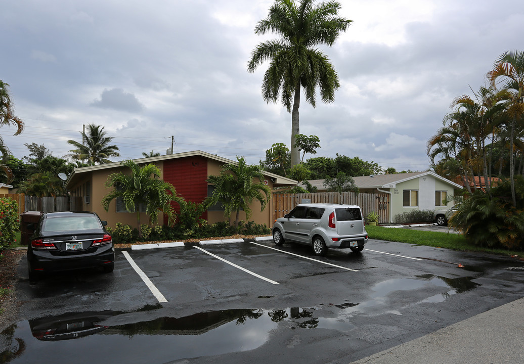 1808-1812 NE 11th Ave in Fort Lauderdale, FL - Building Photo