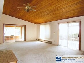 27391 Crow Pl in Willits, CA - Building Photo - Building Photo