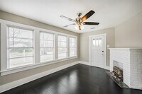 2616 Oakcliff St photo'