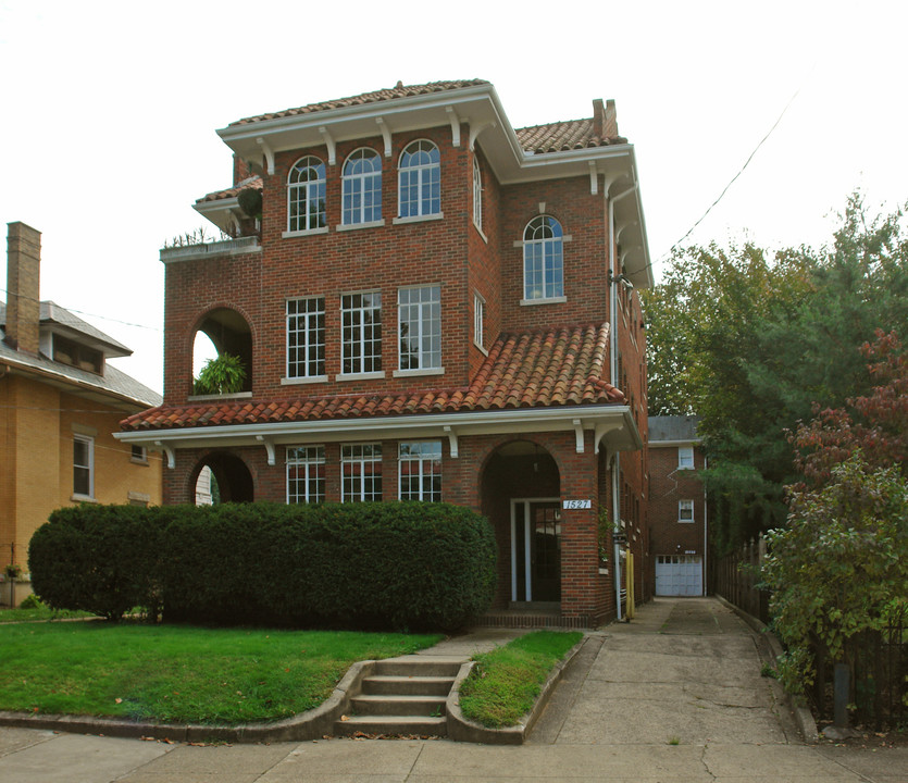 1527 Quarrier St in Charleston, WV - Building Photo