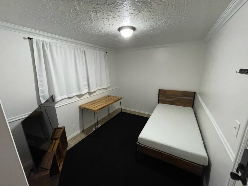 1614 S 550 W in Orem, UT - Foto de edificio