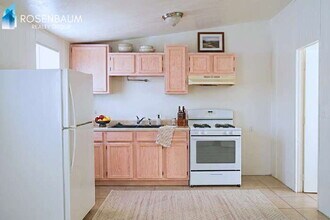 2460 N Treat Ave in Tucson, AZ - Foto de edificio - Building Photo