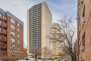 6638 Yellowstone Blvd in Forest Hills, NY - Building Photo - Building Photo