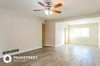 1048 Quari St in Aurora, CO - Building Photo - Building Photo