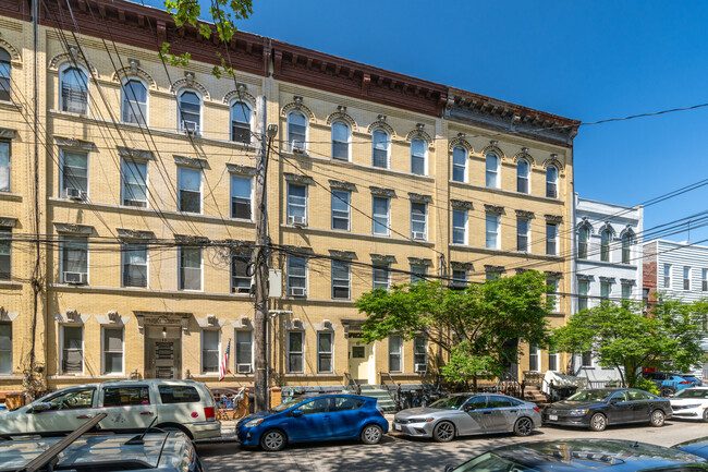 65 Sutton St in Brooklyn, NY - Building Photo - Building Photo