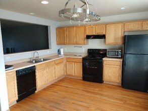 10997 Gaylord St in Northglenn, CO - Foto de edificio - Building Photo