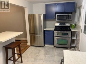 103 Macaulay St E in Hamilton, ON - Building Photo - Building Photo