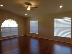 15511 Montilla Loop in Tampa, FL - Building Photo - Building Photo