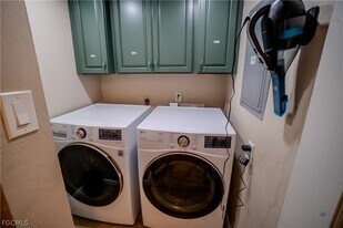 26000 Hickory Blvd in Bonita Springs, FL - Building Photo